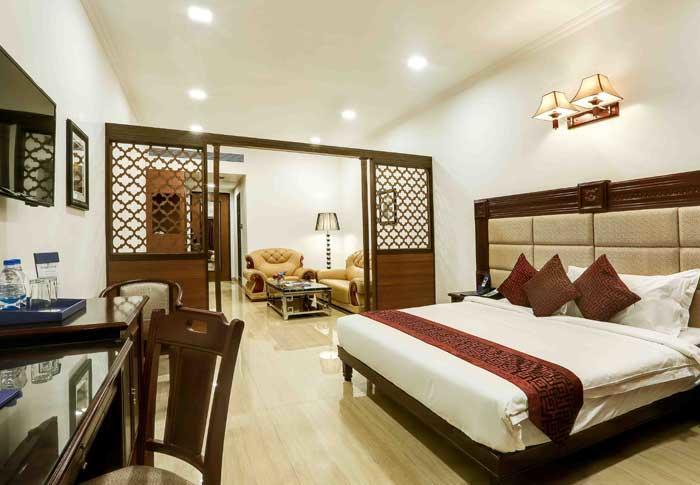Golden Chariot Vasai Hotel Exterior foto